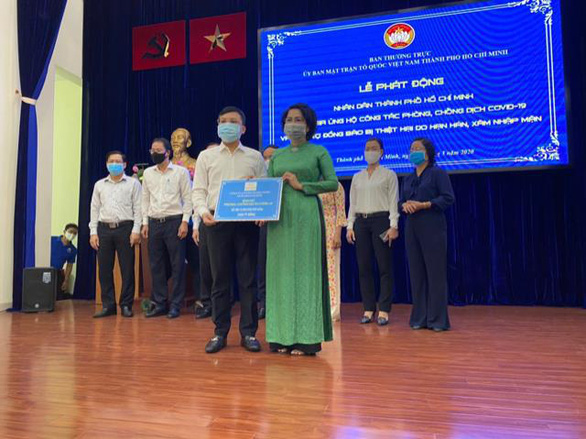Xuân Mai Sài Gòn đóng góp 5 tỉ đồng giúp phòng chống dịch COVID-19 - Ảnh 1.